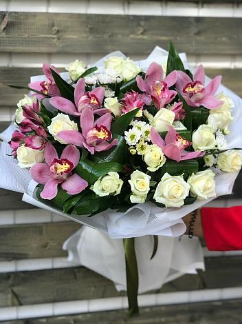 Букет цветов из: Розы и Хризантемы в Витязево