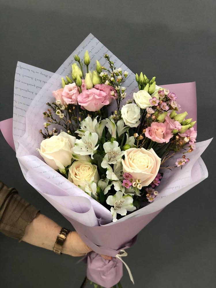 Букет цветов из: Альстромерии, Розы и Лизиантусы в Витязево