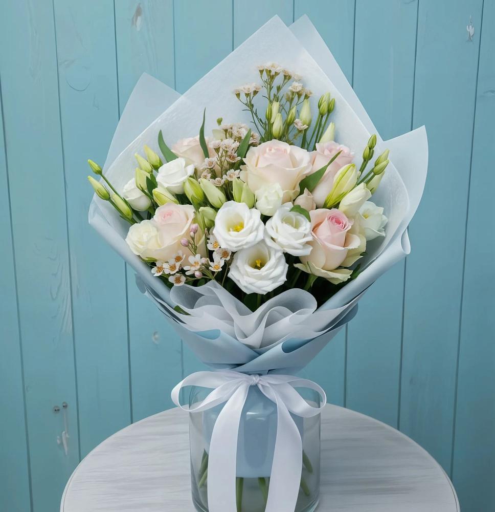 Букет цветов из: Розы и Лизиантусы в Витязево