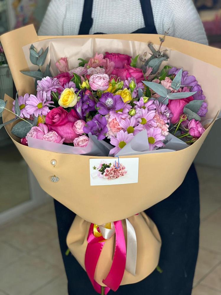 Букет цветов из: Хризантемы, Гвоздики и Альстромерии в Витязево