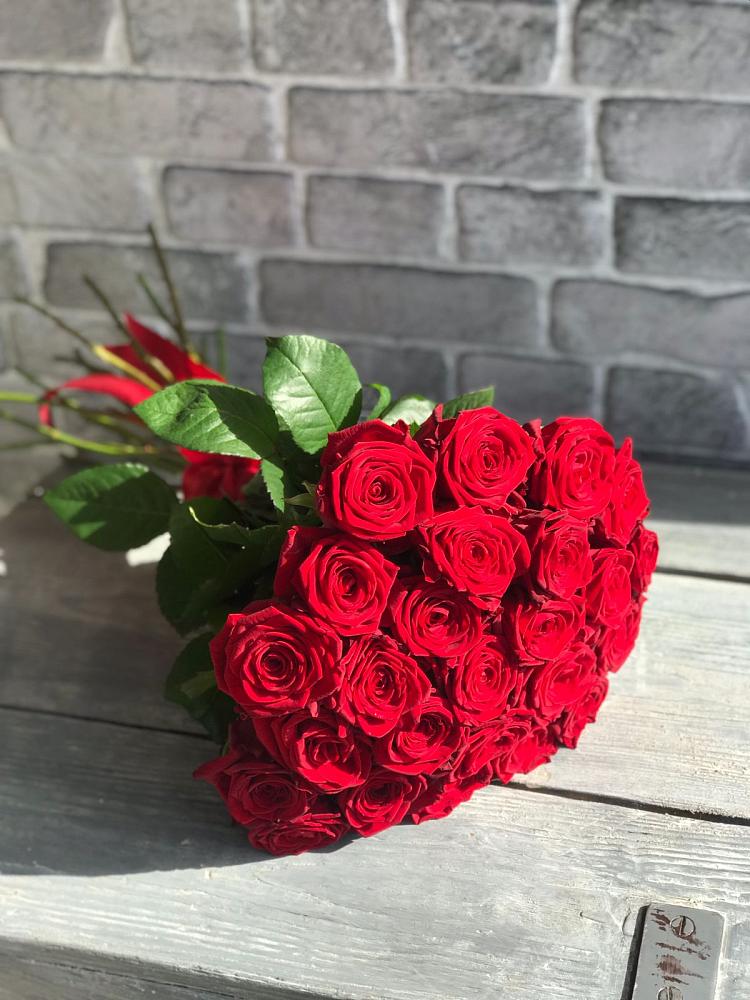 Букет Красные розы Фридом в Витязево