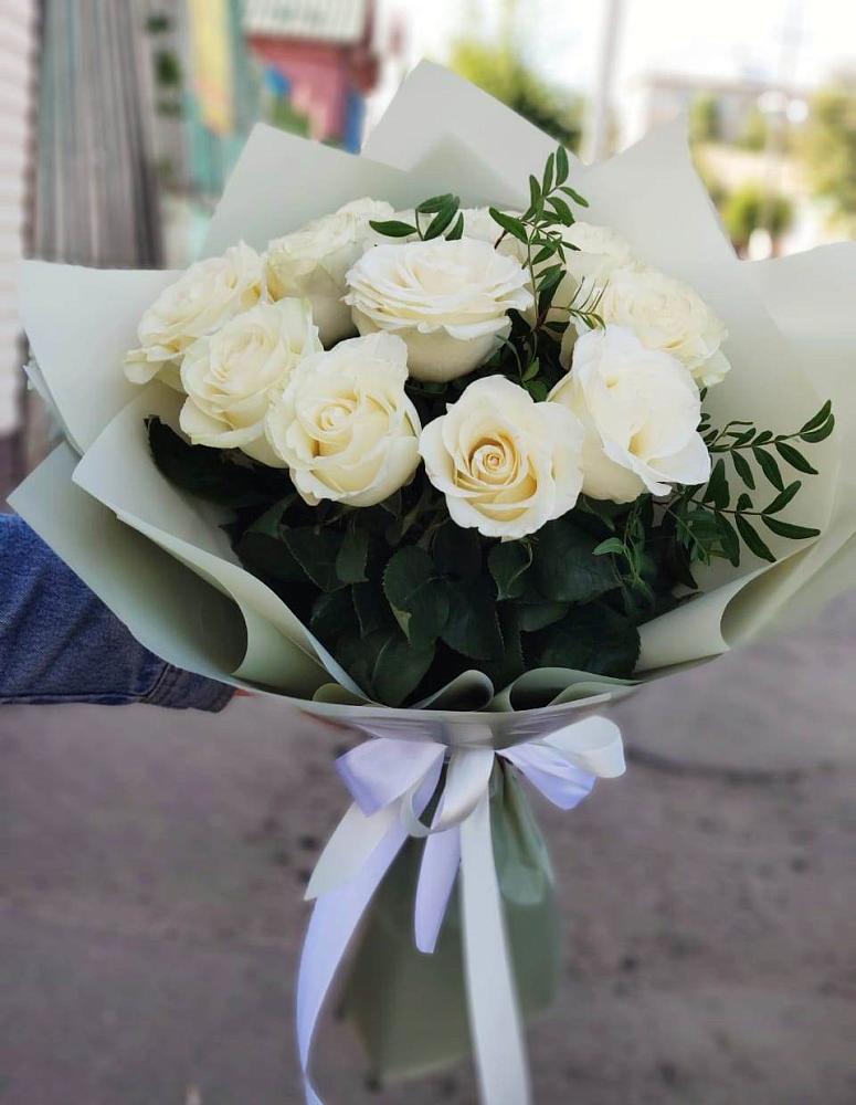 Букет Белые розы Проуд в Витязево