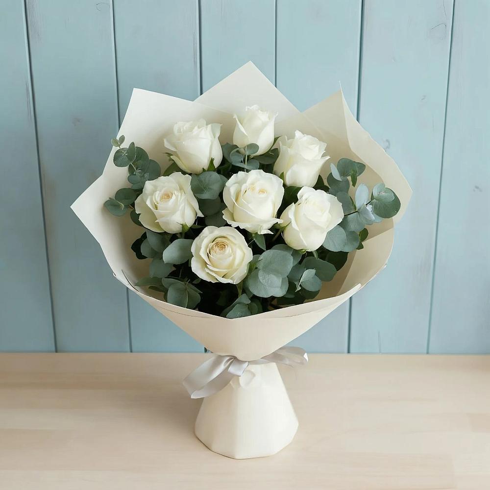 Букет Белые розы в Эвкалипте в Витязево