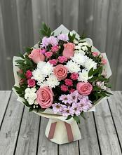 Букет цветов из:  Альстромерии, Гвоздики, Розы и Хризантемы в Витязево