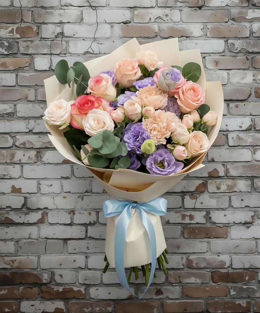 Букет цветов из: Розы, Лизиантусы и Гвоздики в Витязево