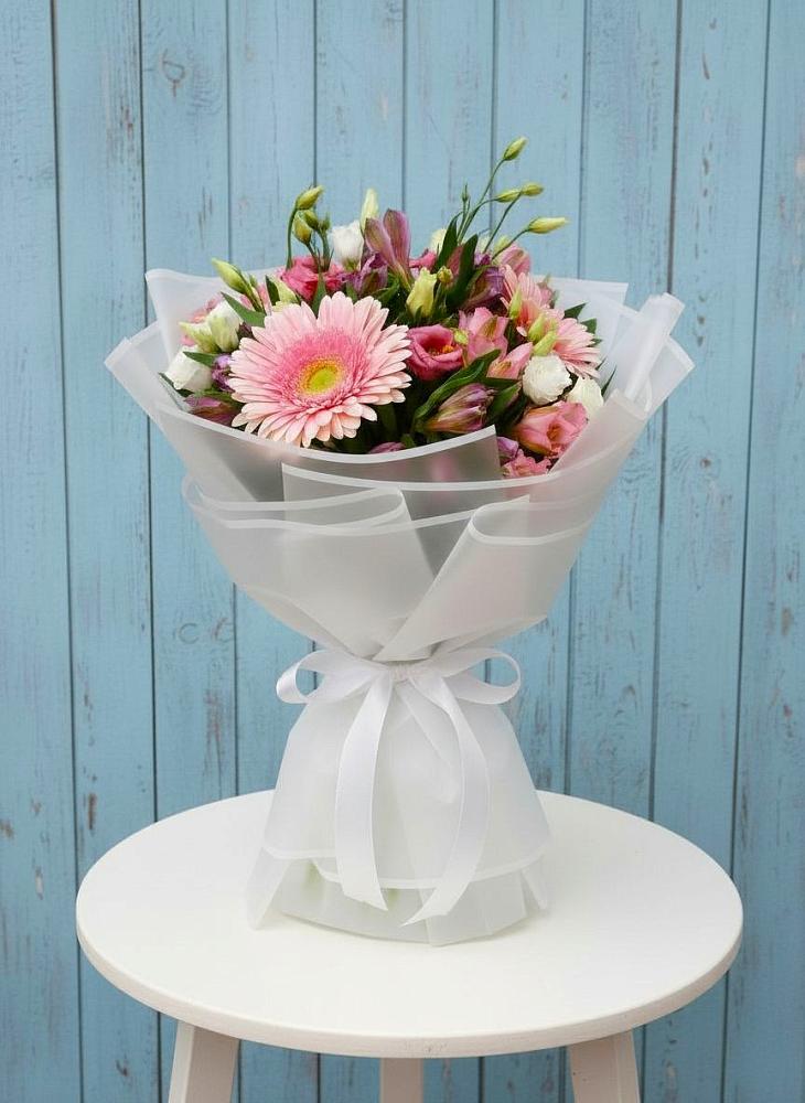 Букет цветов из: Герберы, Альстромерии и Лизиантусы в Витязево