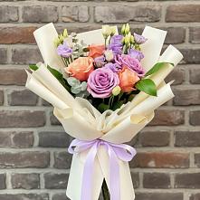 Букет цветов из:  Лизиантусы и Розы в Витязево