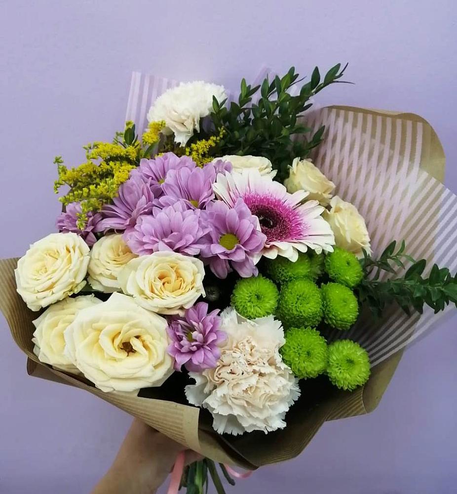 Букет цветов из: Хризантемы, Розы, Гвоздики и Герберы в Витязево