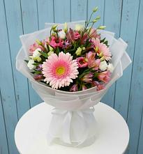 Букет цветов из:  Герберы, Альстромерии и Лизиантусы в Витязево