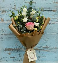 Букет цветов из:  Розы и Лизиантусы в Витязево