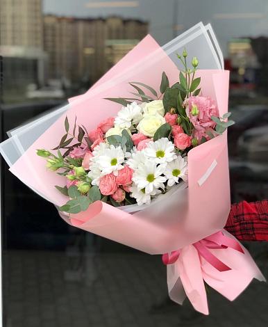 Букет цветов из: Розы, Лизиантусы и Хризантемы в Витязево
