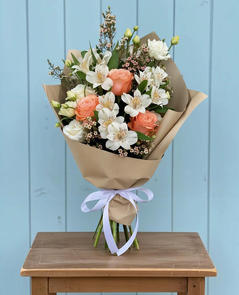 Букет цветов из: Альстромерии, Лизиантусы, Розы и Хризантемы в Витязево